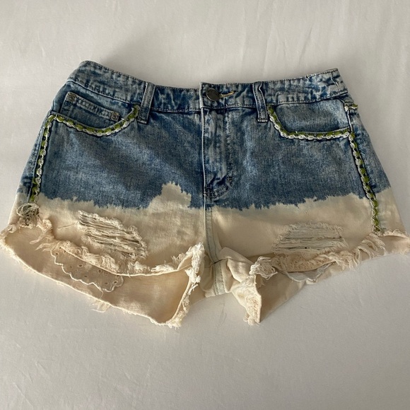 Stylish Blue and Cream Shorts by Free People size 27 - Picture 1 of 6